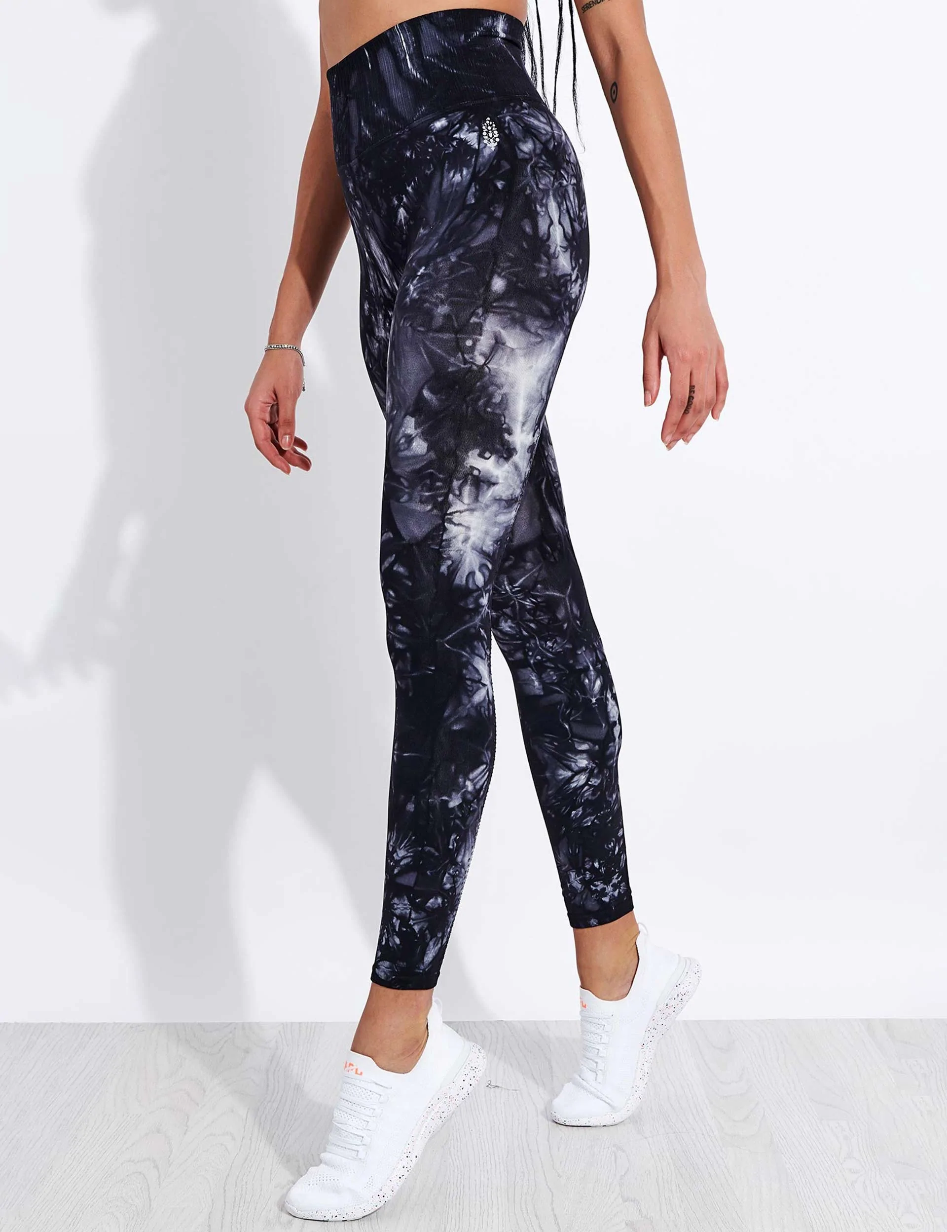 FREE PEOPLE FP Movement - Good Karma High-Rise Space Dye Leggings in Navy  Combo